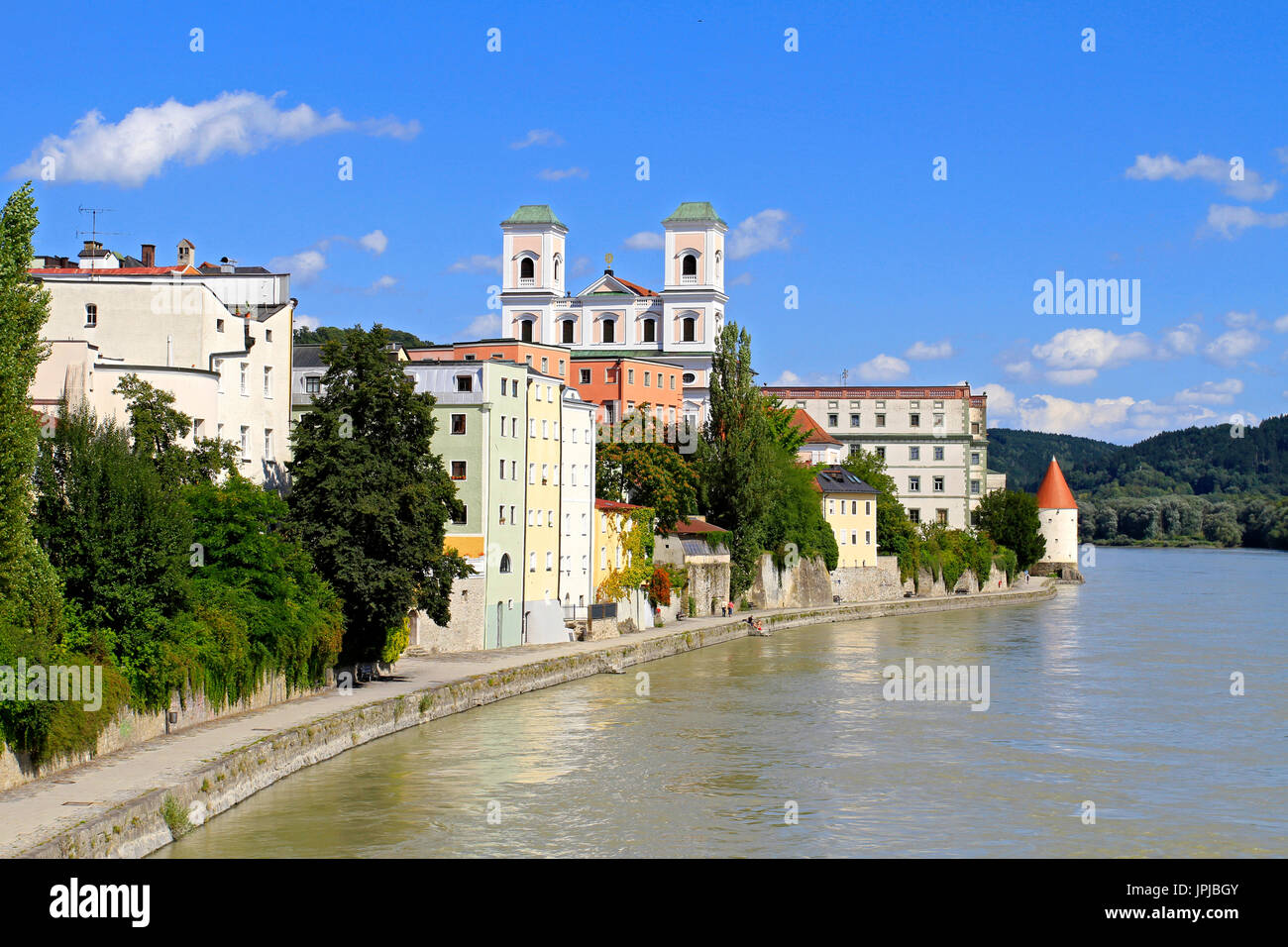 Deutschland, Bayern, Niederbayern, Passau, Innufer, St. Michael Kirche, Schaiblingsturm Foto Stock