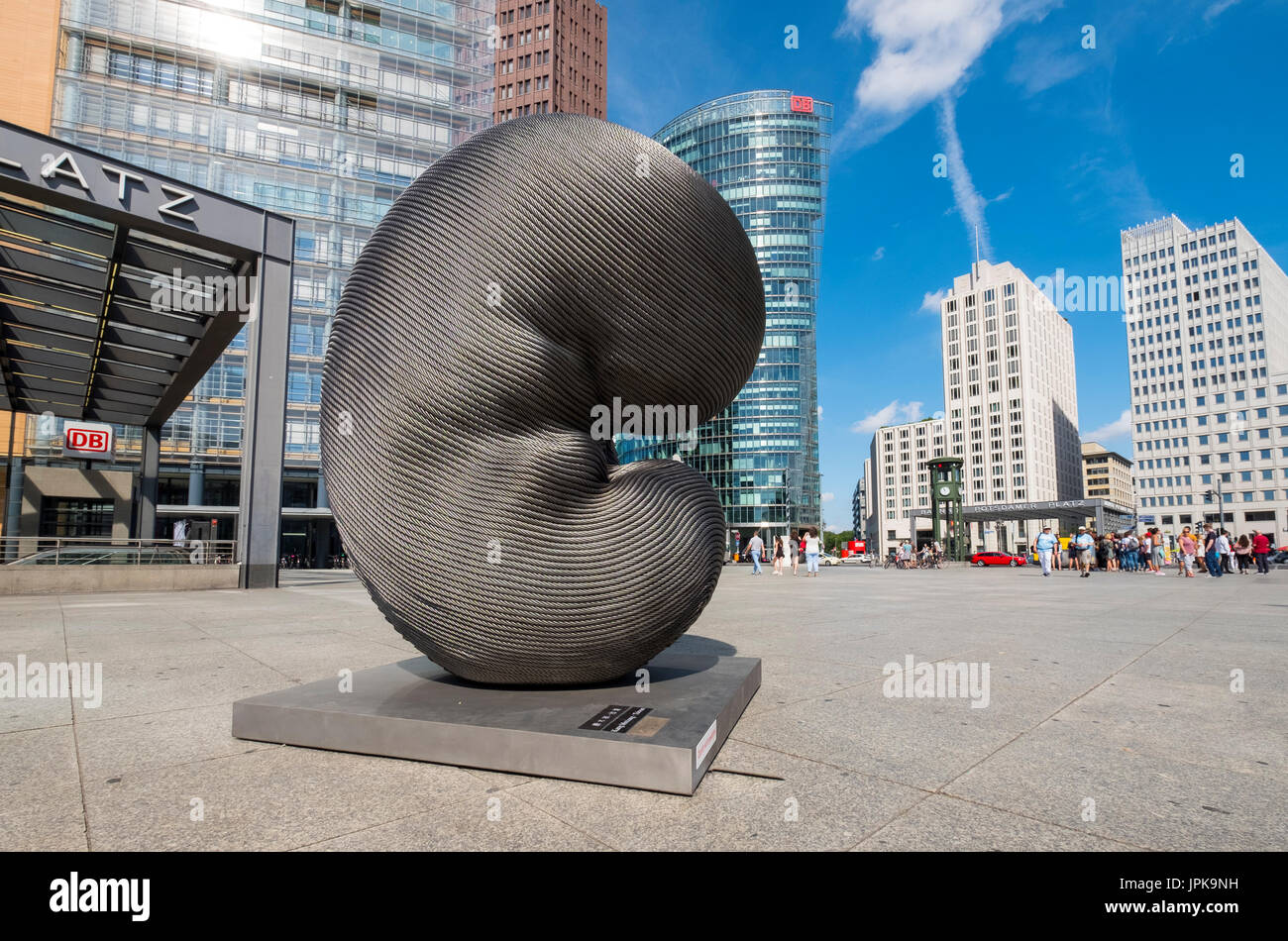 Arte moderna scultura di installazione da Kang Muxiang a Potsdamer Platz a Berlino, Germania Foto Stock