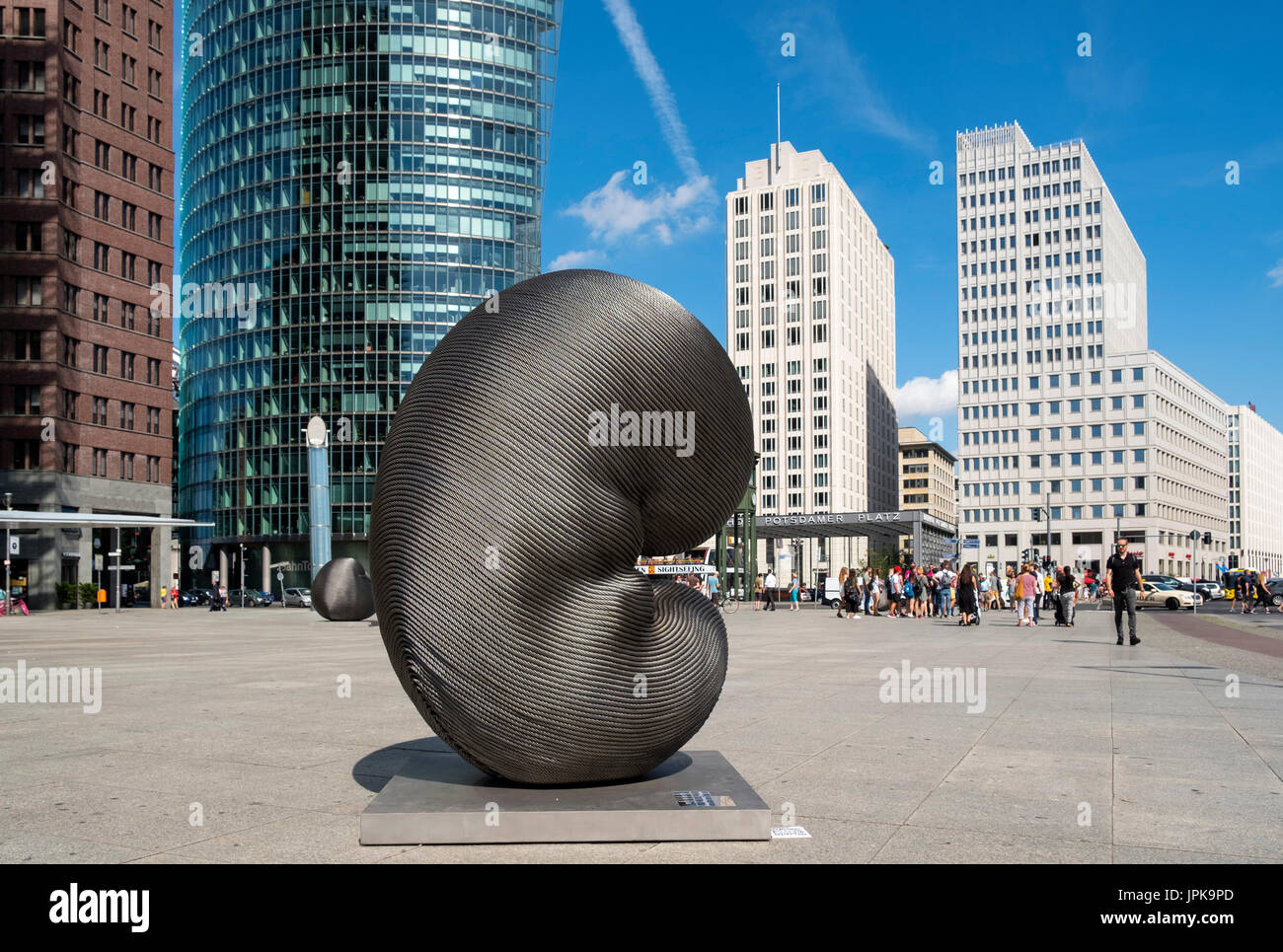 Arte moderna scultura di installazione da Kang Muxiang a Potsdamer Platz a Berlino, Germania Foto Stock
