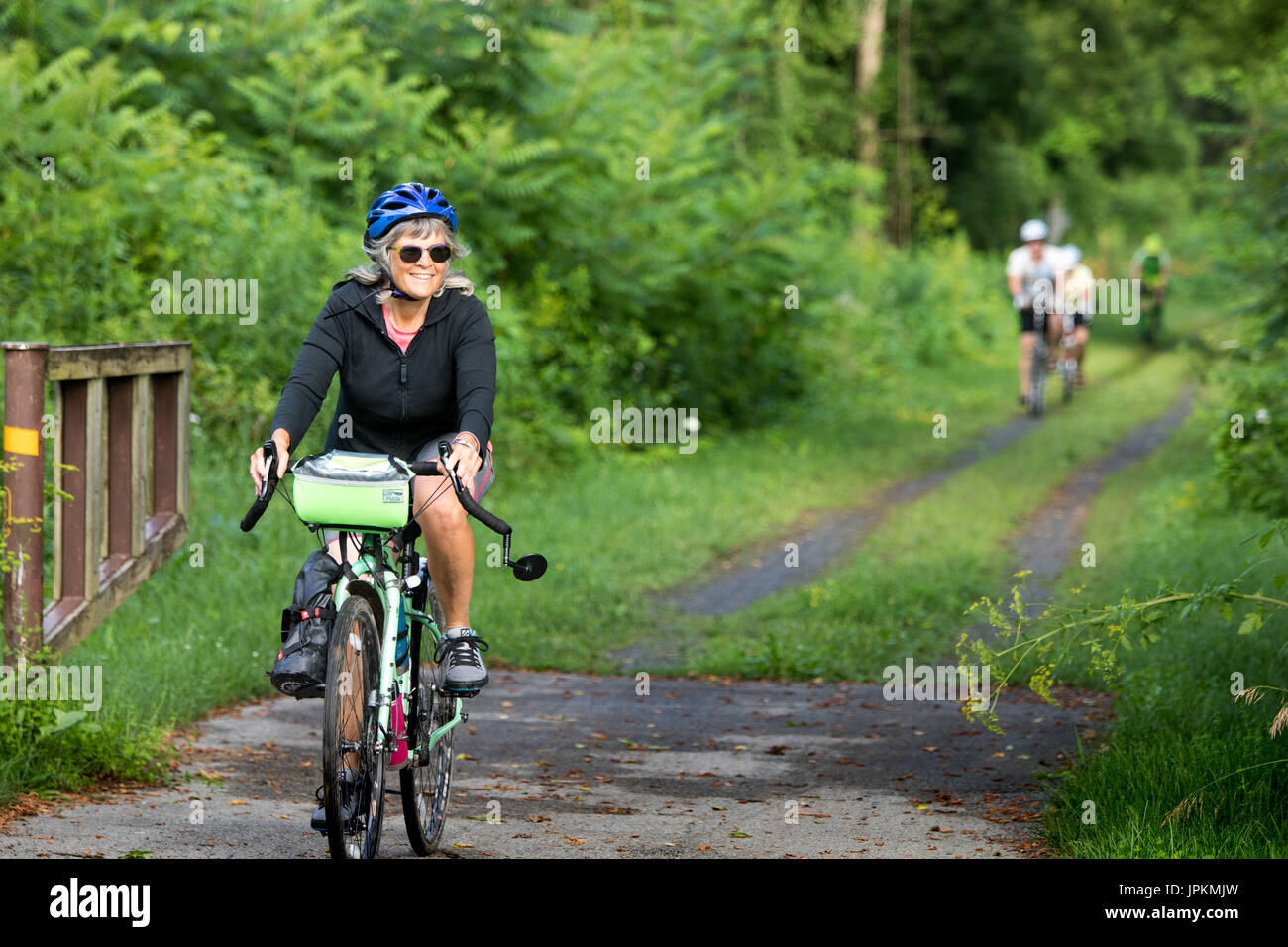 I ciclisti sulla Erie Canalway Trail, vicino a Canajoharie, dallo Stato di New York durante il ciclo annuale il Canale Erie bike tour evento. Foto Stock