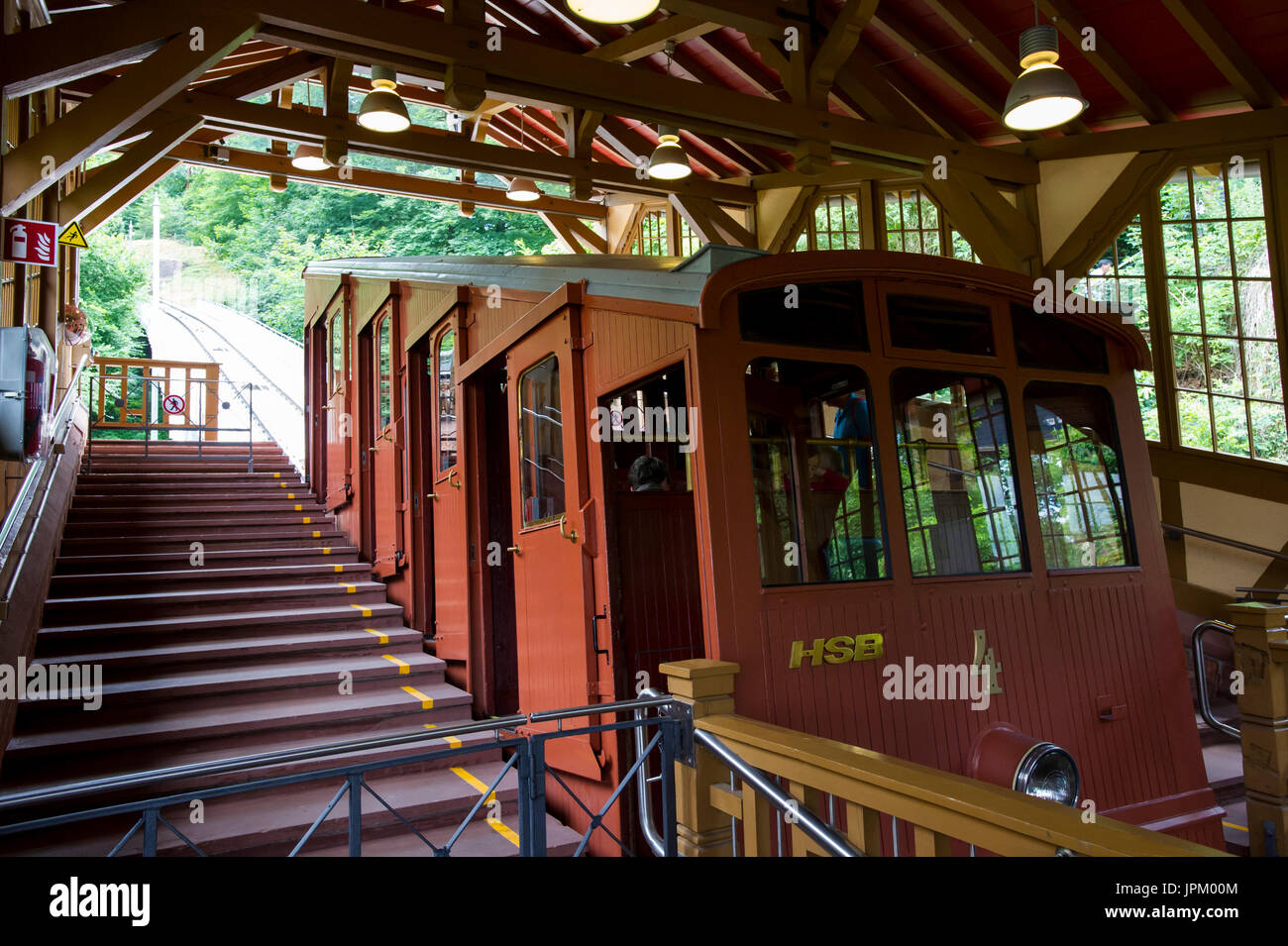 Il castello di Heidelberg noto anche come Schloss Heidelberg è una rovina romantico castello su una collina dal Ponte di collo circondato da giardini rinascimentali. Foto Stock