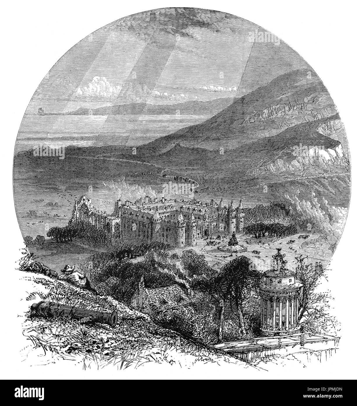 1870: Il Palazzo di Holyroodhouse o Holyrood Palace è la residenza ufficiale del monarca britannico in Scozia. Essa ha servito come la residenza principale del re e regine di Scozia a partire dal XVI secolo ed è un'impostazione per occasioni di stato ufficiali e divertente. Edimburgo, Scozia Foto Stock