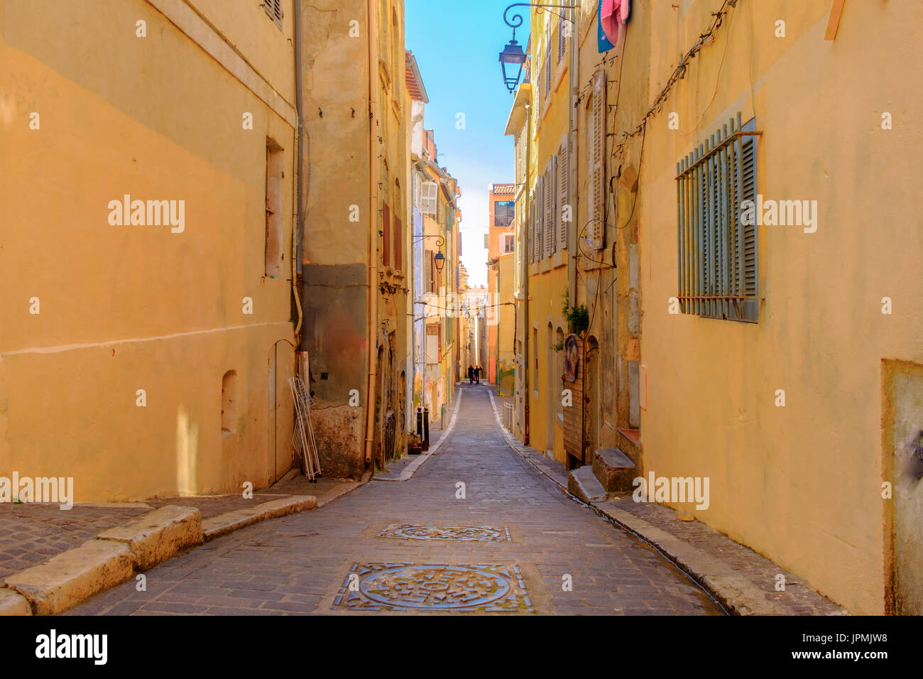 Strade lastricate in 'Le Panier' il quartiere più antico di Marsiglia Provenza, Francia Foto Stock