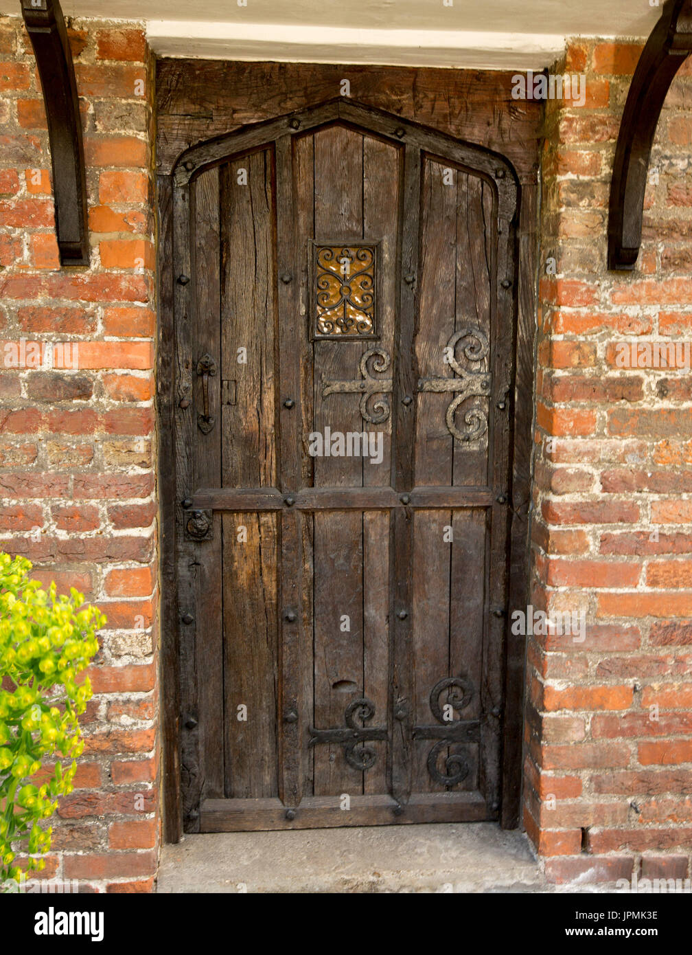 Porta al Borgo di Denham, Inghilterra Foto Stock