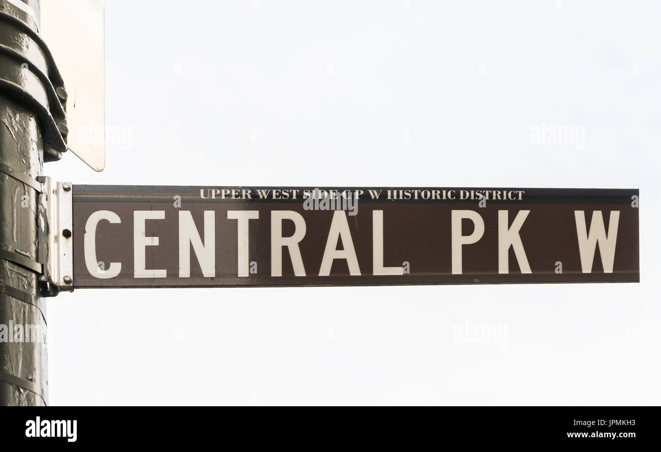 Central Park W è uno dei più famosi e influenti strade di Manhattan è desiderabile Upper West Side. Foto Stock