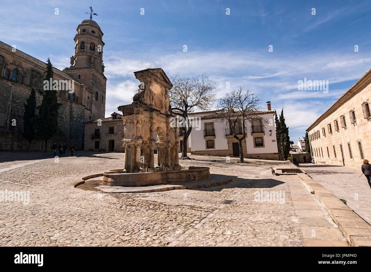 Baeza, Provincia di Jaen, Spagna - 9 March 2014: Fonte di Santa Maria, sito del Patrimonio Mondiale, Baeza, Provincia di Jaen, Andalusia, Spagna Foto Stock