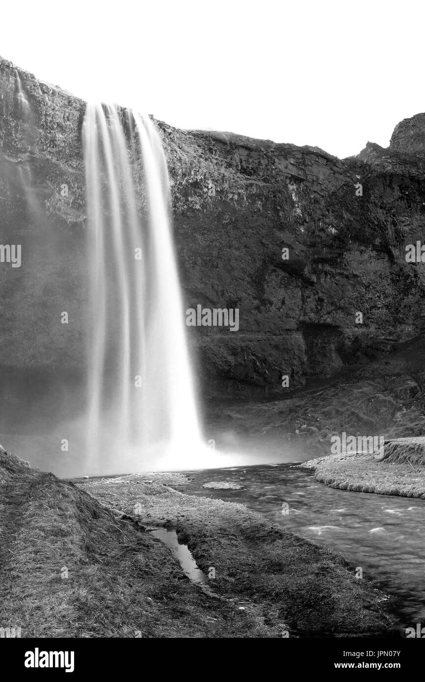 Esposizione lunga inquadratura della cascata in Islanda Foto Stock