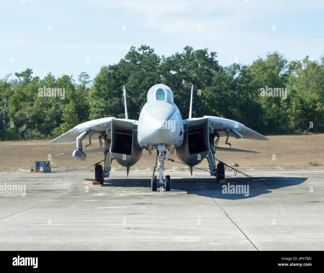 Un F-14 Tomcat jet su display su un calcestruzzo asfalto. Foto Stock