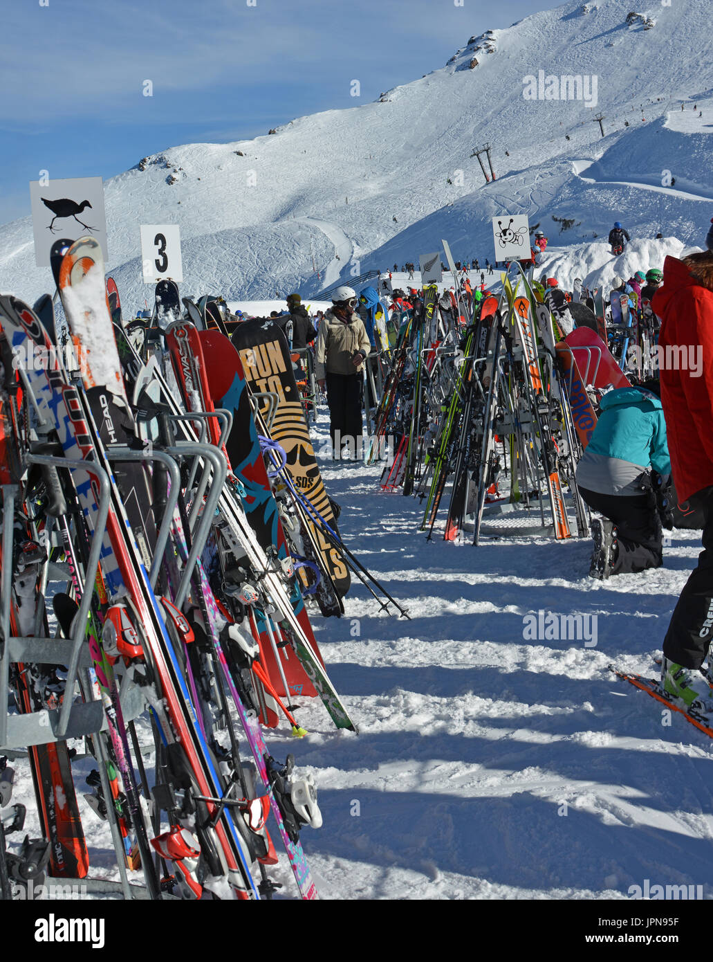 Mount Hutt, Nuova Zelanda - 30 Luglio 2017: dove ho lasciato i miei sci a Mount Hutt campo da sci, NZ. Foto Stock