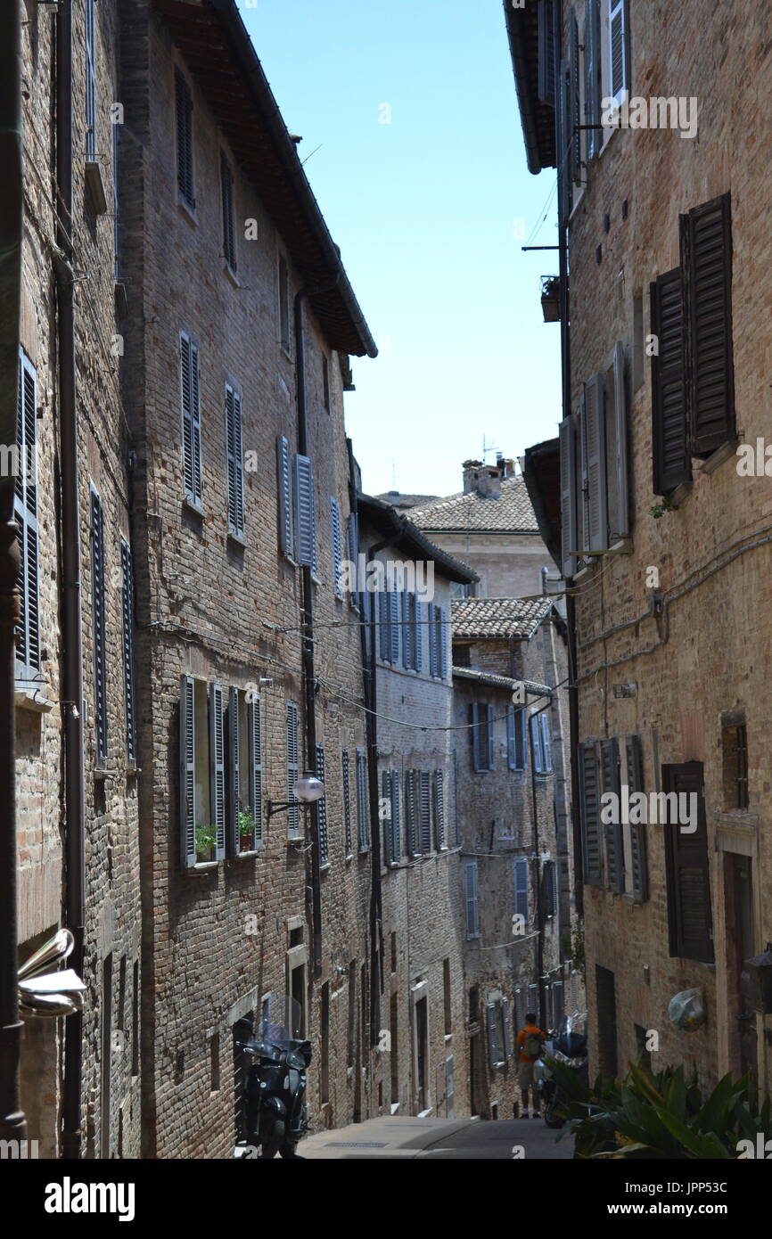 Bella strada a Urbino Italia Foto Stock