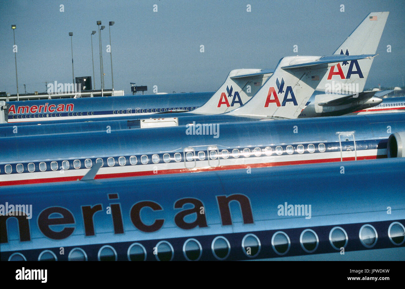 American Airlines McDonnell Douglas MD-80s e Boeing 767 parcheggiata Foto Stock