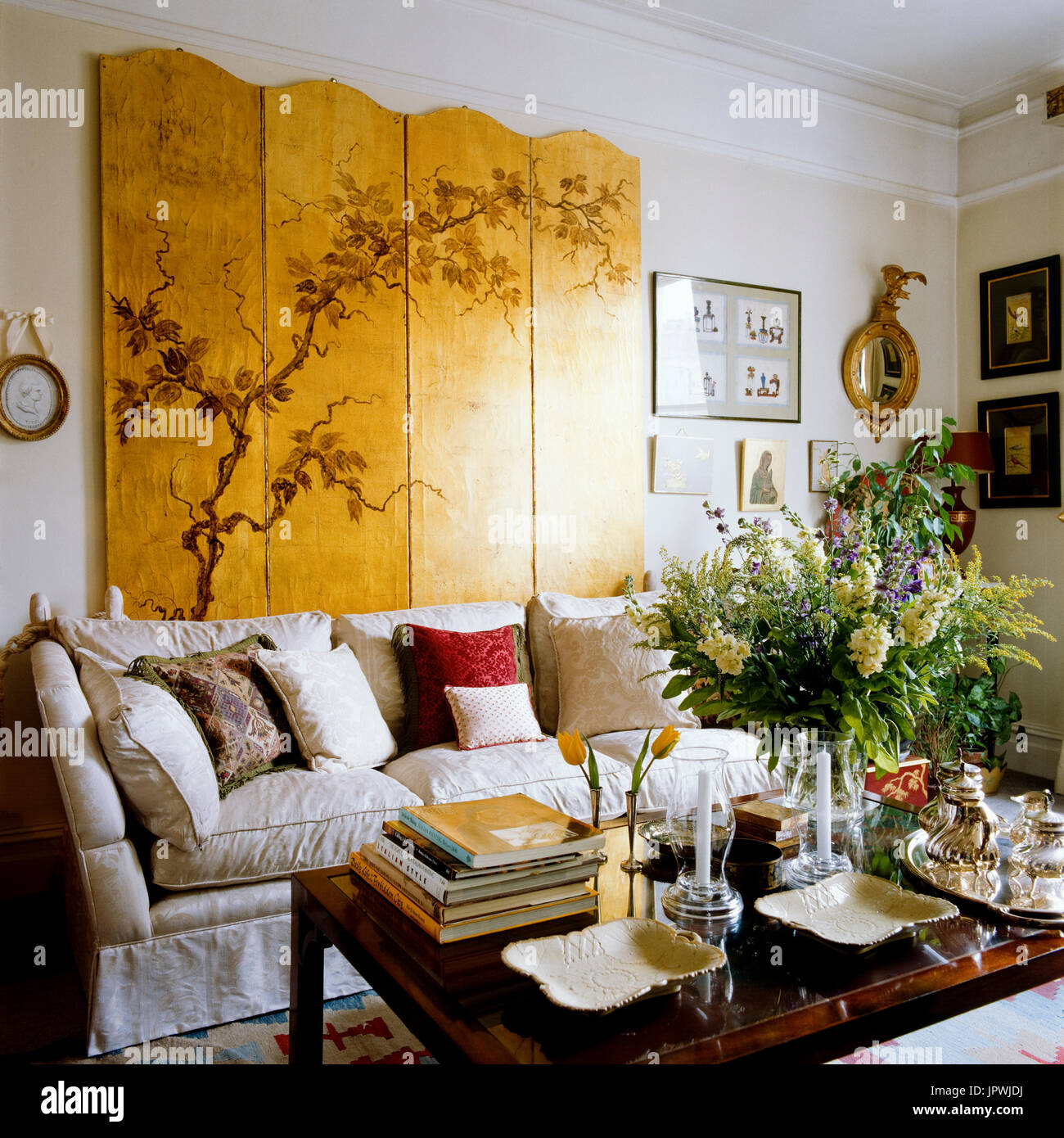 Schermo orientali nel soggiorno Foto Stock
