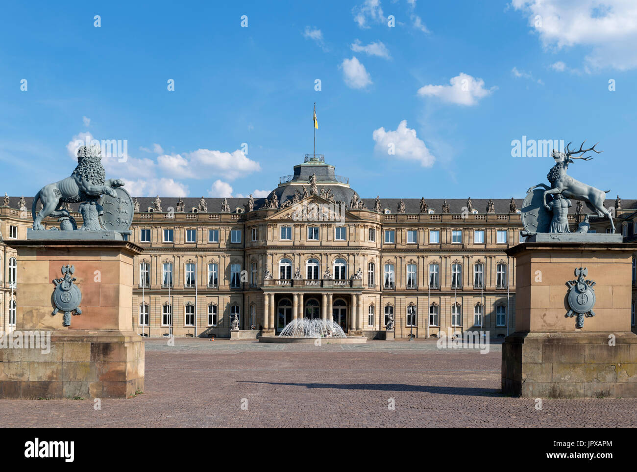 Il castello di Stoccarda. Porte del Neues Schloss, Schlossplatz Stuttgart, Baden-Württemberg, Germania Foto Stock