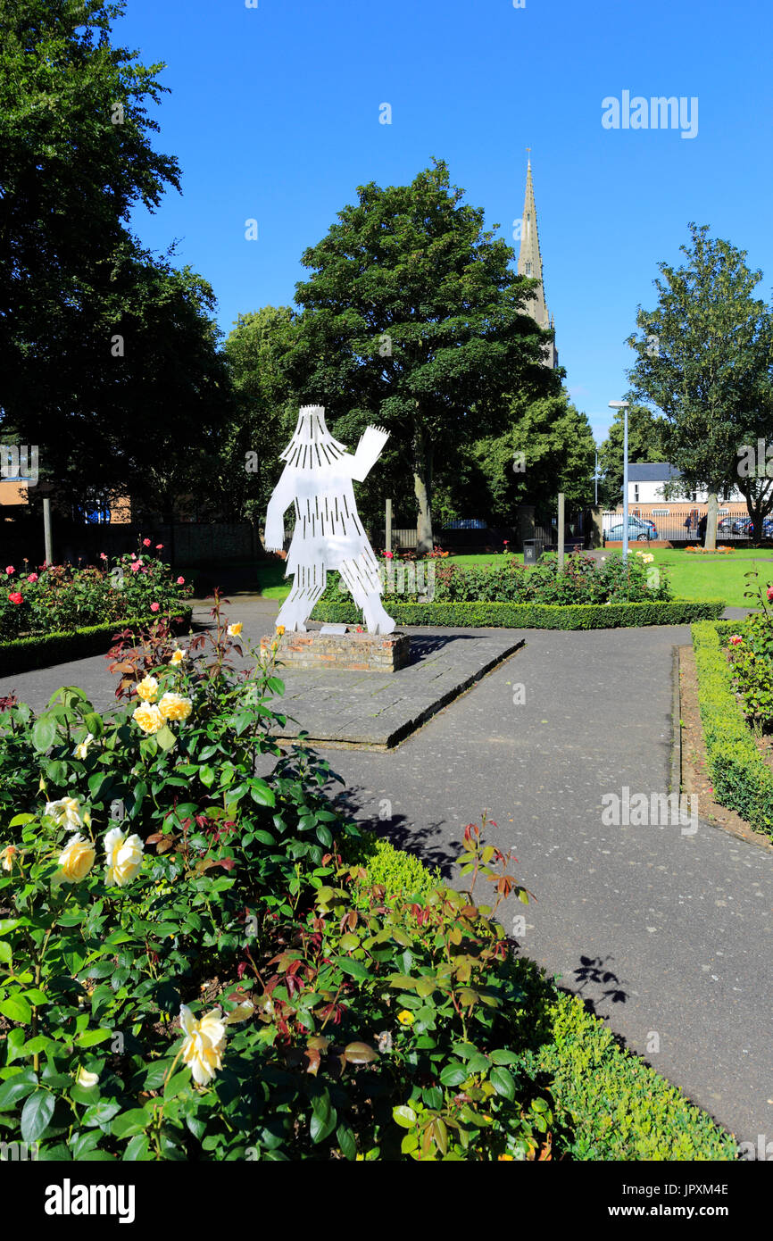 La paglia di recare giardini con la Chiesa di St Marys in background, Whittlesey town, Cambridgeshire, England, Regno Unito Foto Stock