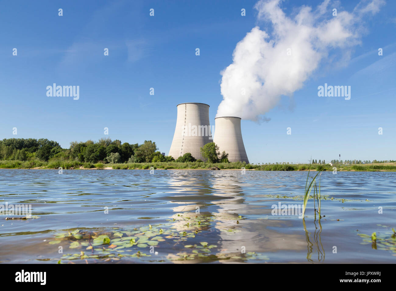 Francia, Cher (18), Belleville-sur-Loire, centrale nucléaire de Belleville et la Loire // Francia, Cher, Belleville-sur-Loire, Belleville energia nucleare Foto Stock