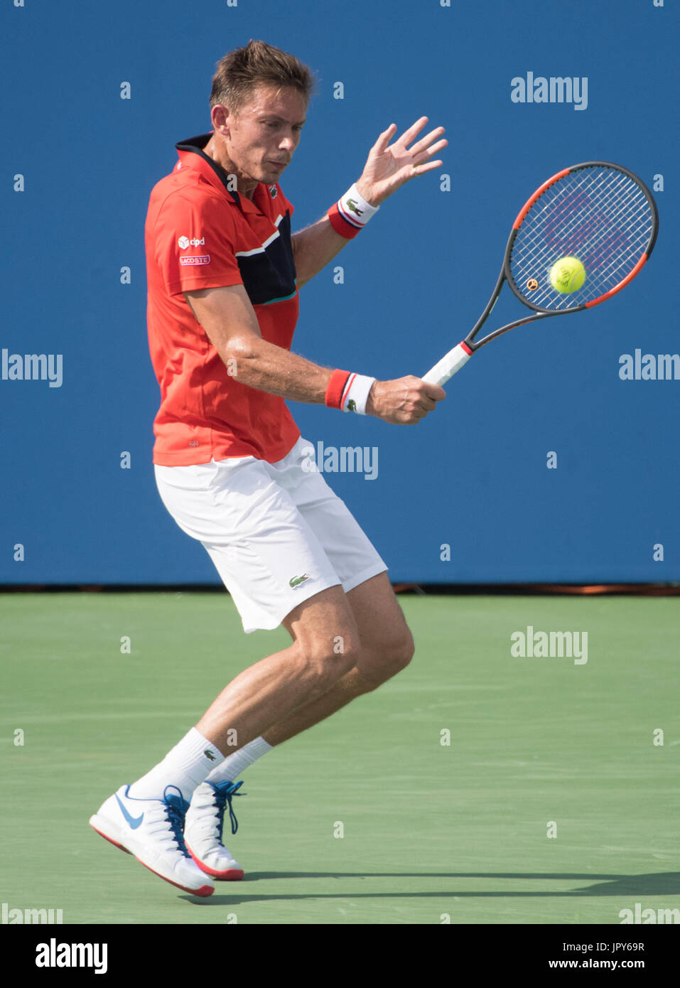Washington DC, Stati Uniti d'America. Il 2 agosto, 2017. Nicolas MAHUT (FRA) perde a Milos Raonic (CAN) 7-6, 7-6, presso il Citi aprire essendo suonato al Rock Creek Park Tennis Center di Washington, DC, . © Leslie Billman/Tennisclix/CSM/Alamy Live News Foto Stock