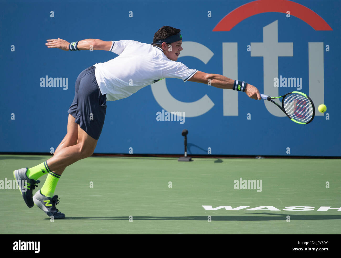 Washington DC, Stati Uniti d'America. Il 2 agosto, 2017. Milos Raonic (CAN) sconfitto Nicolas MAHUT (FRA) 7-6, 7-6, presso il Citi aprire essendo suonato al Rock Creek Park Tennis Center di Washington, DC, . © Leslie Billman/Tennisclix/CSM/Alamy Live News Foto Stock