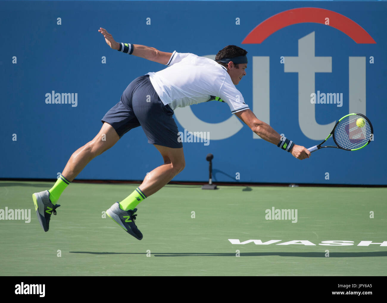 Washington DC, Stati Uniti d'America. Il 2 agosto, 2017. Milos Raonic (CAN) sconfitto Nicolas MAHUT (FRA) 7-6, 7-6, presso il Citi aprire essendo suonato al Rock Creek Park Tennis Center di Washington, DC, . © Leslie Billman/Tennisclix/CSM/Alamy Live News Foto Stock