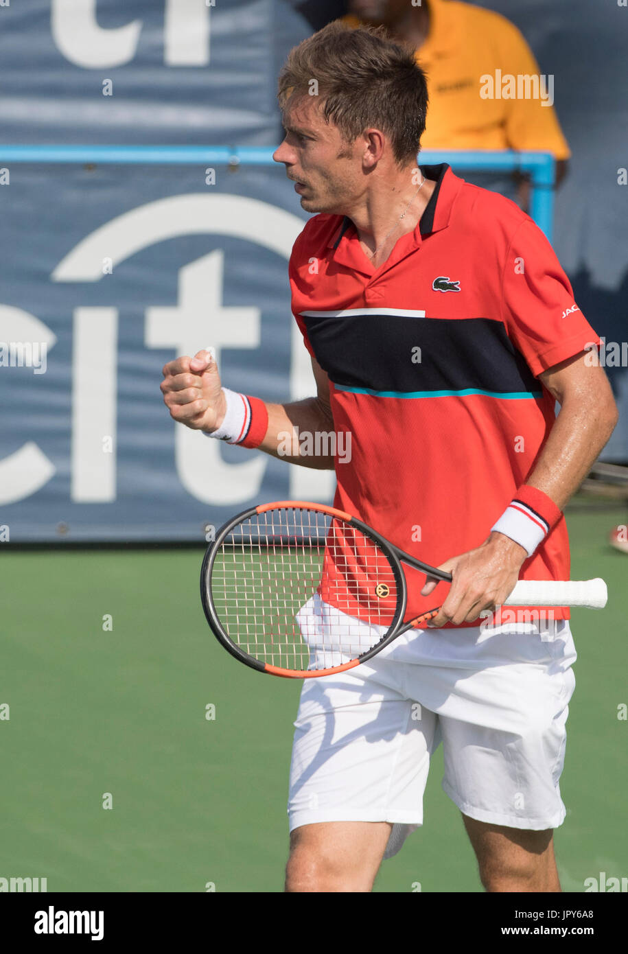 Washington DC, Stati Uniti d'America. Il 2 agosto, 2017. Nicolas MAHUT (FRA) perde a Milos Raonic (CAN) 7-6, 7-6, presso il Citi aprire essendo suonato al Rock Creek Park Tennis Center di Washington, DC, . © Leslie Billman/Tennisclix/CSM/Alamy Live News Foto Stock