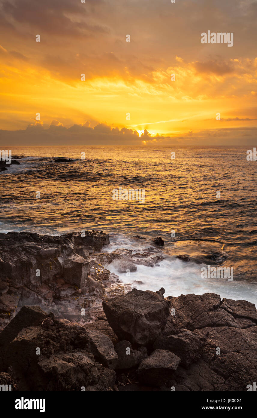 HI00314-00...Hawai'i - Sunrise lungo l Autostrada Kaimu-Kapoho 137 sull'isola delle Hawai'i. Foto Stock