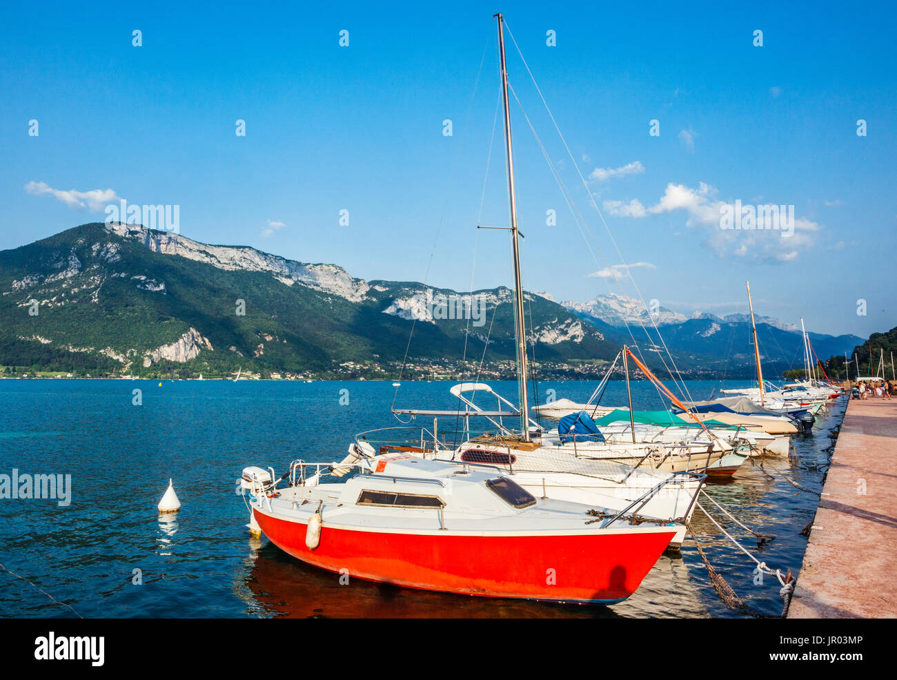 Francia, Annecy, rive del lago di Annecy a Marquisats Base nautica Foto Stock