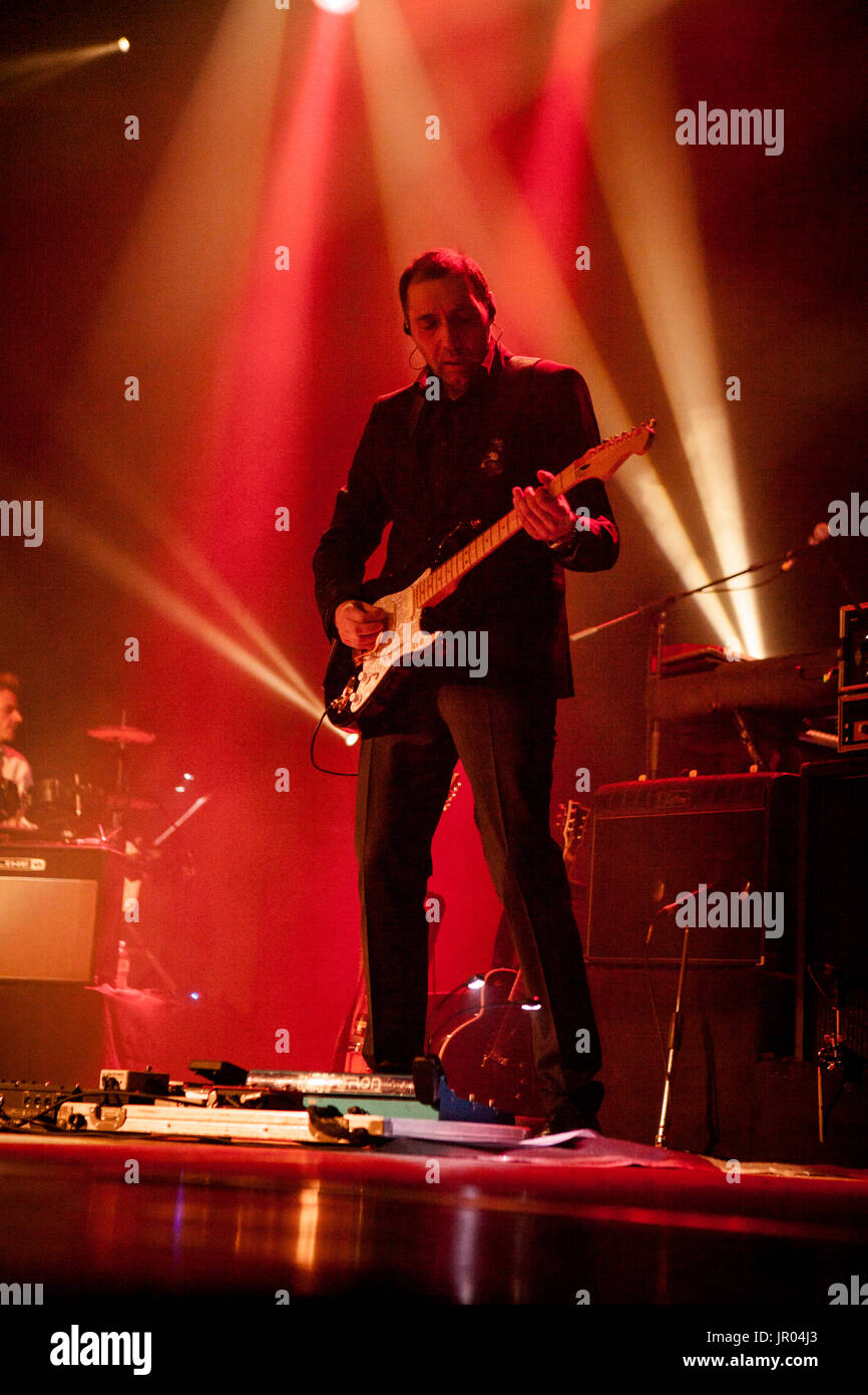 Luigi Schiavone, Enrico Ruggeri in concerto a Milano 2014 Foto Stock