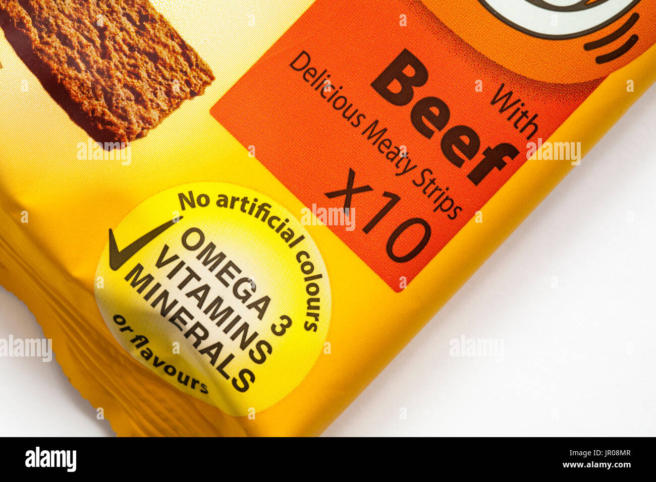 Dettagli sul pacchetto di Pedigree Schmackos con carne di manzo deliziosi strisce carnosa x10 con omega 3 vitamine e minerali per cani Foto Stock