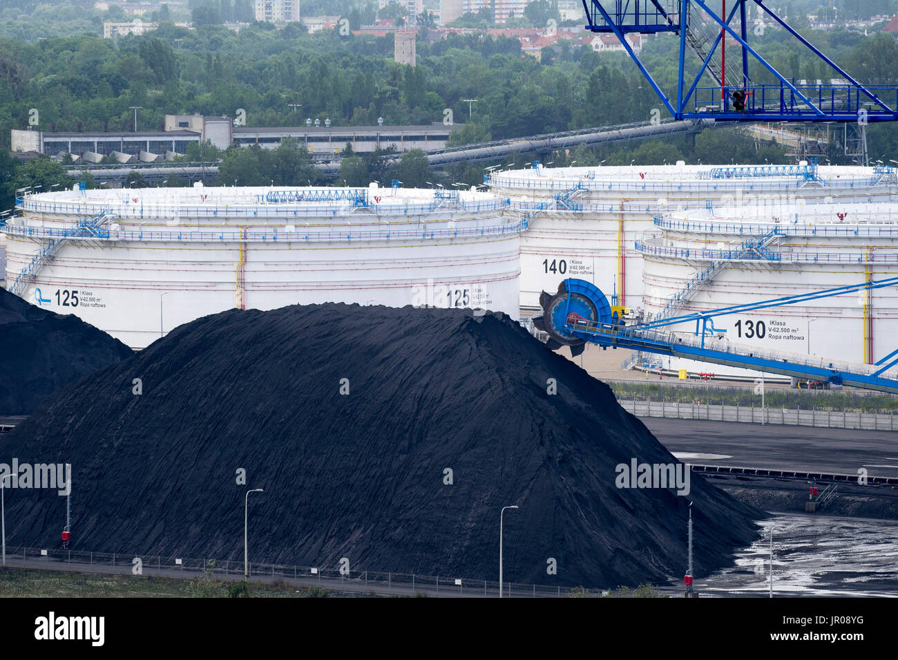 Serbatoi dell'olio a Danzica, Polonia 28 Giugno 2017 © Wojciech Strozyk / Alamy Stock Photo Foto Stock