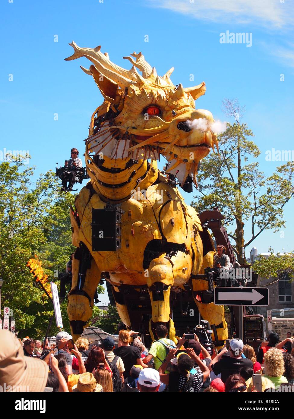 A lungo ma, come parte di La prestazioni della macchina per il Canada 150, Ottawa, 2017. Foto Stock