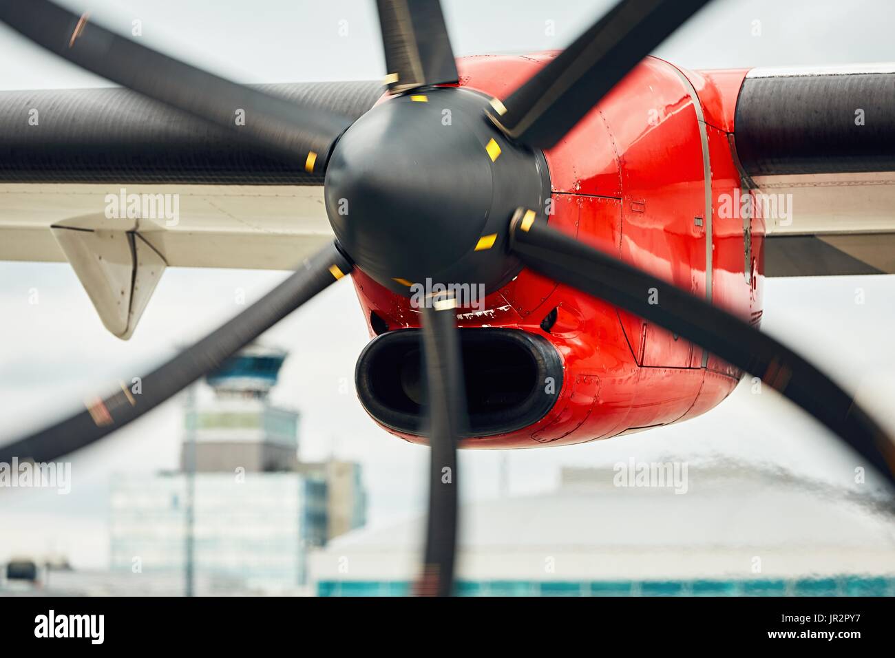 Traffico dell'aeroporto. Elica del velivolo prima del volo. Foto Stock