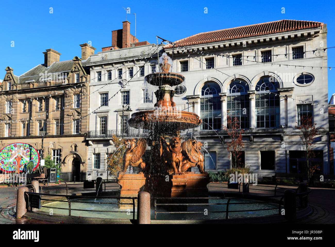 Fontana nella piazza del municipio di giardini, Leicester City, Leicestershire, Inghilterra; Gran Bretagna; Regno Unito Foto Stock
