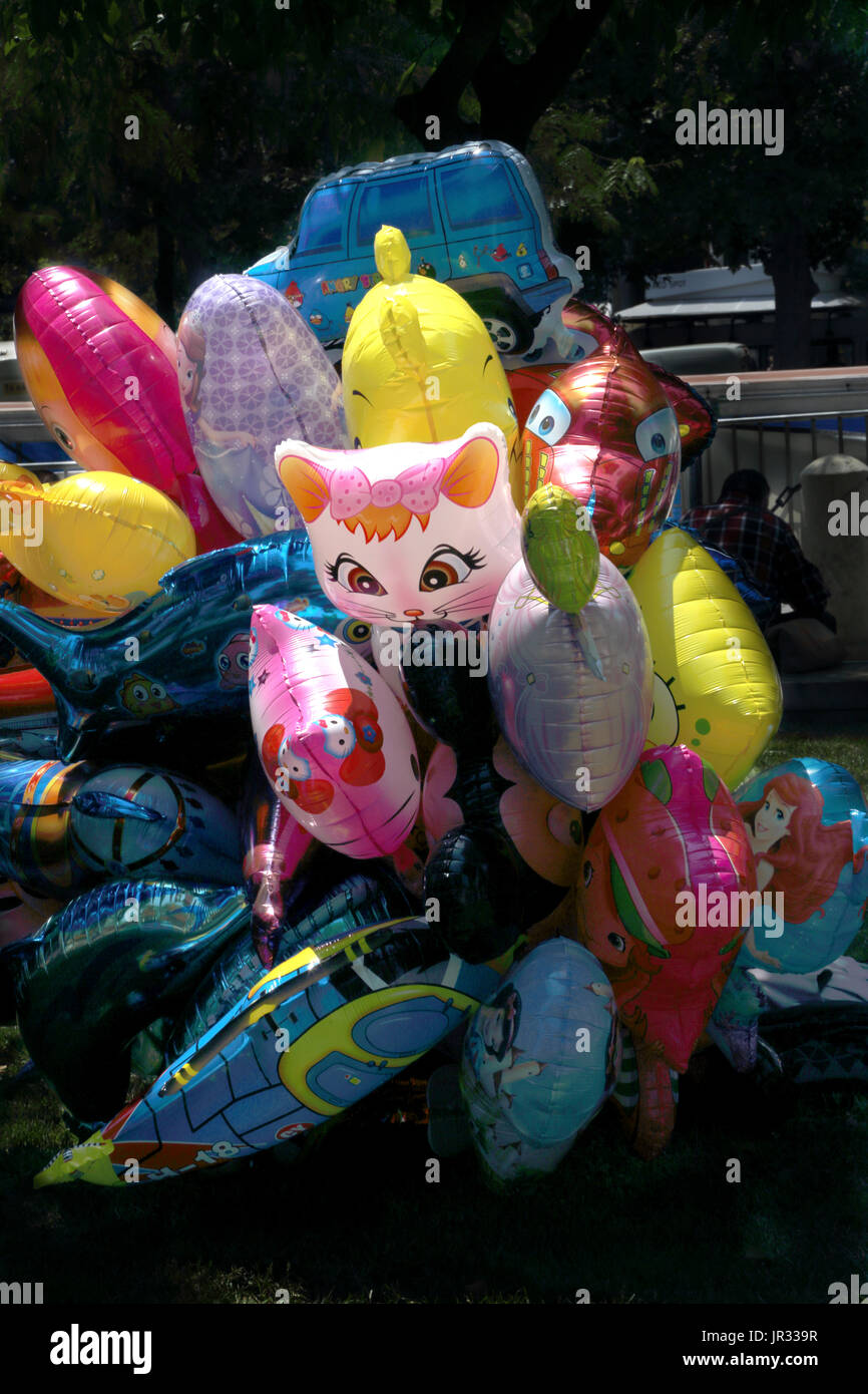 Atene Grecia venditore a vendere palloncini Foto Stock