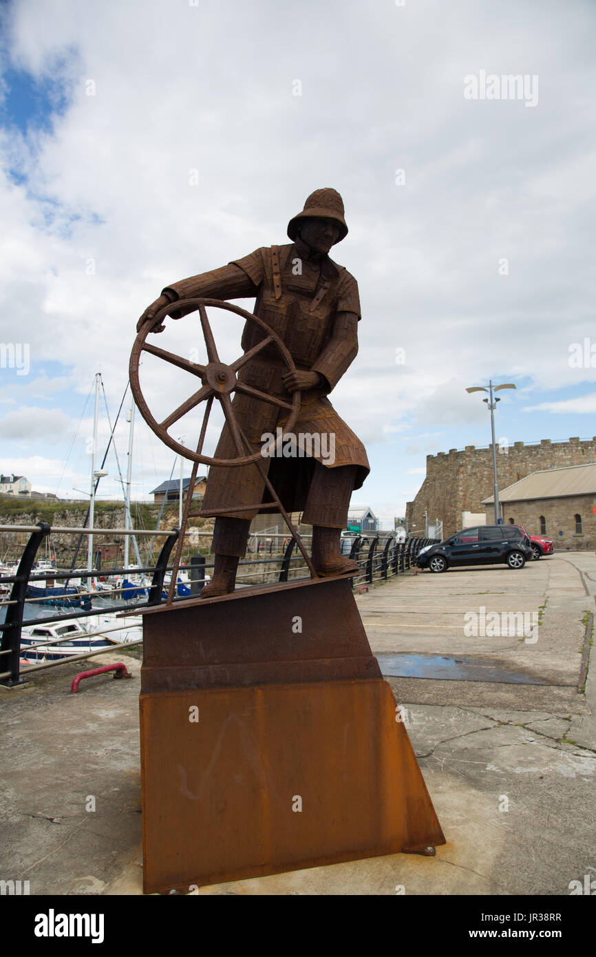 Statua del timoniere, Nord Dock, Seaham Harbour, England, Regno Unito Foto Stock