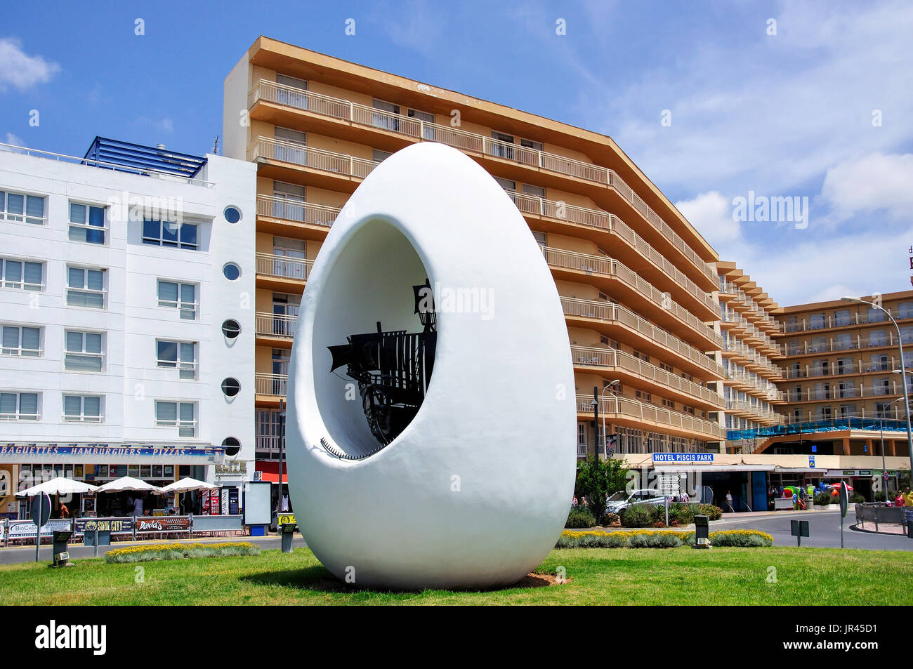 "L'Uovo' monumento di Colombo, Sant Antoni de Portmany (San Antonio), Ibiza, Isole Baleari, Spagna Foto Stock