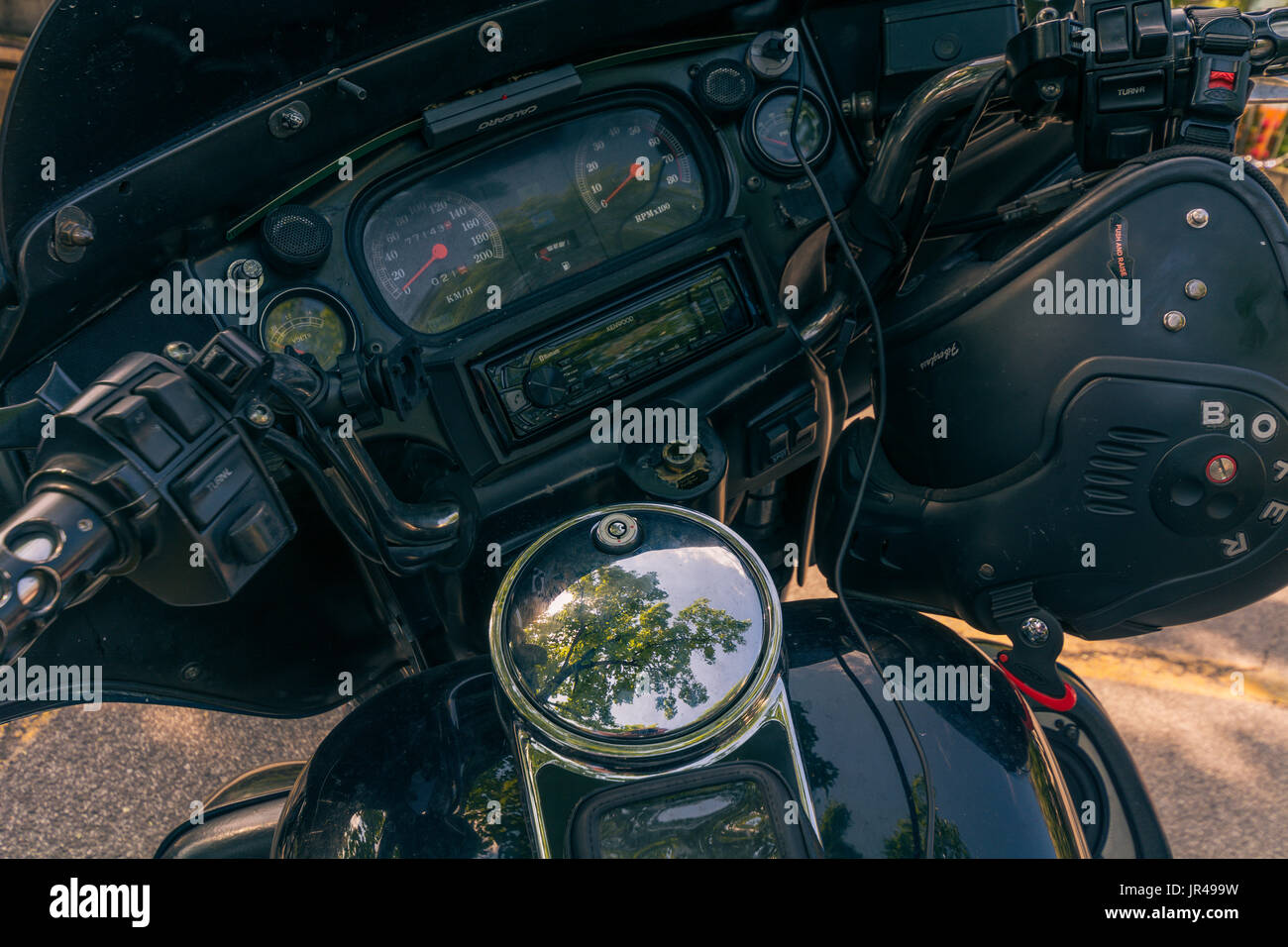 Classic la moto in un biker incontro nella città italiana. dettaglio con effetto vintage filtro. Foto Stock