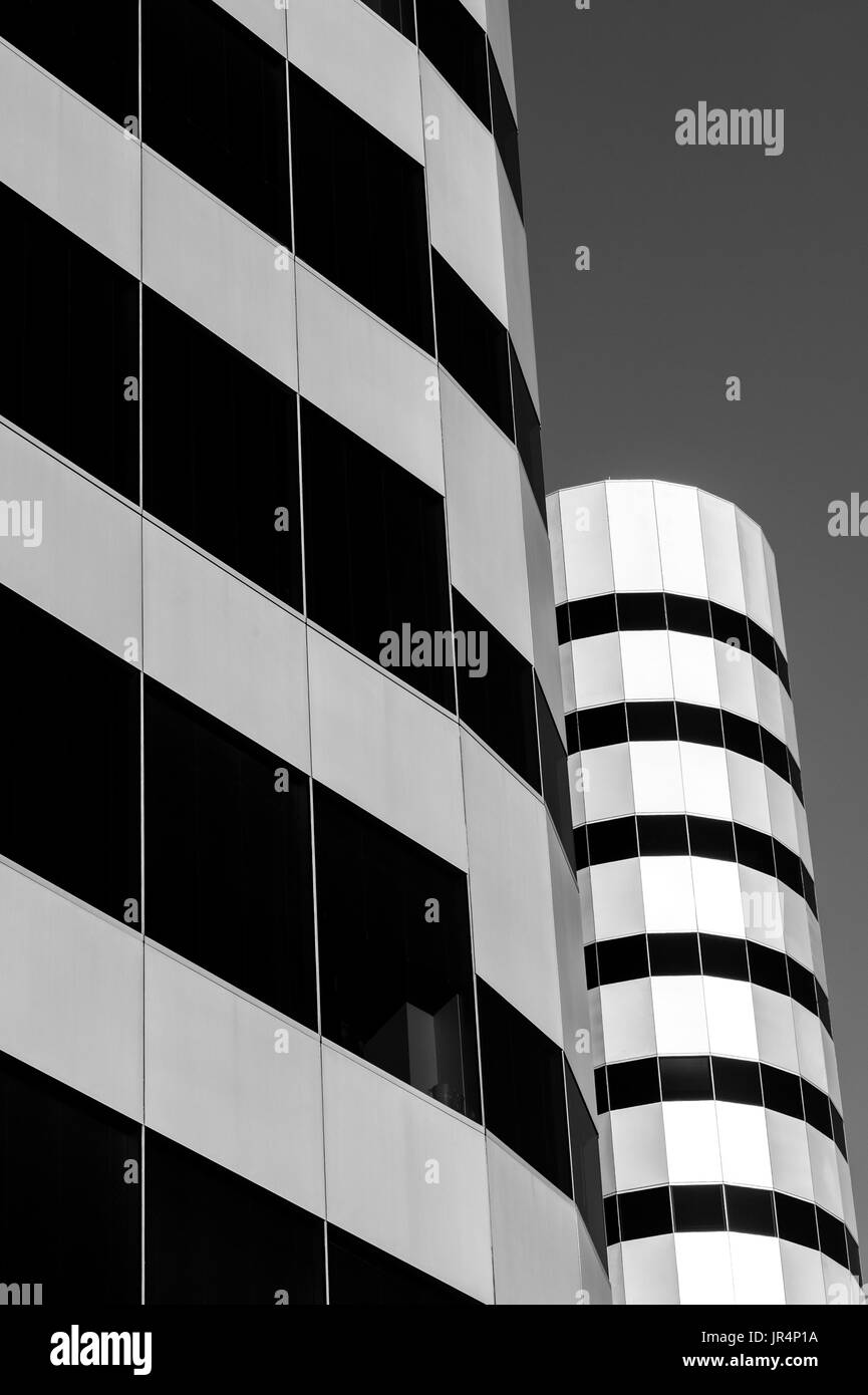 Edificio del centro di Seattle abstract vedute dell edificio e finestre di vetro con riflessioni Foto Stock