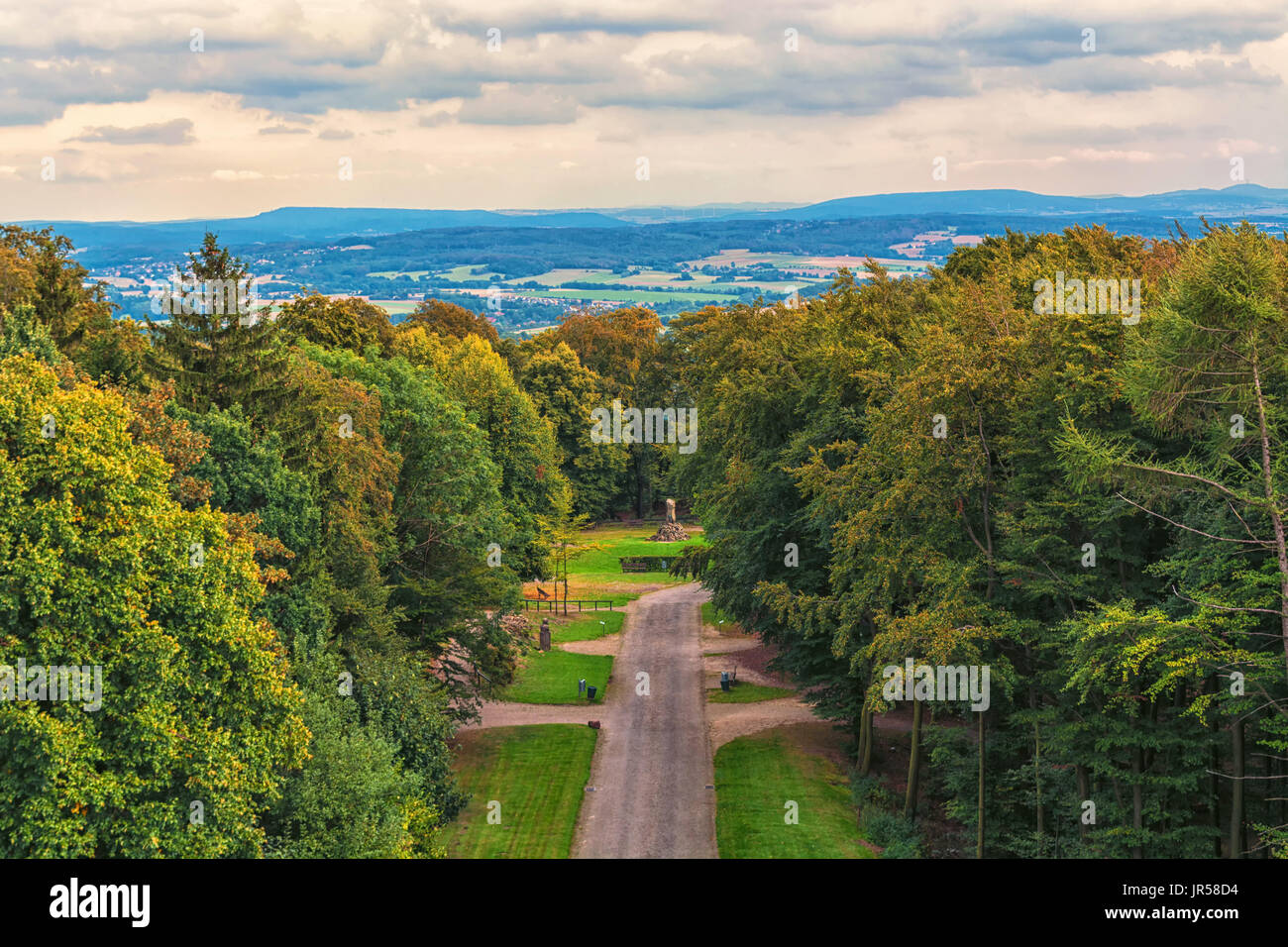 Vista panoramica dal Hermannsdenkmal alla foresta di Teutoburgo nei pressi di Detmold, Renania settentrionale-Vestfalia. Foto Stock
