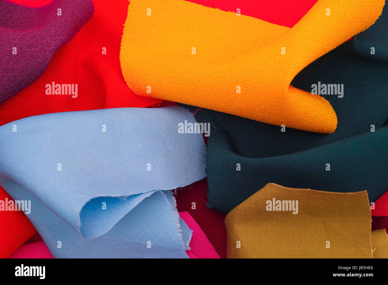 Pezzi di tessuto colorato. Full frame. Foto Stock