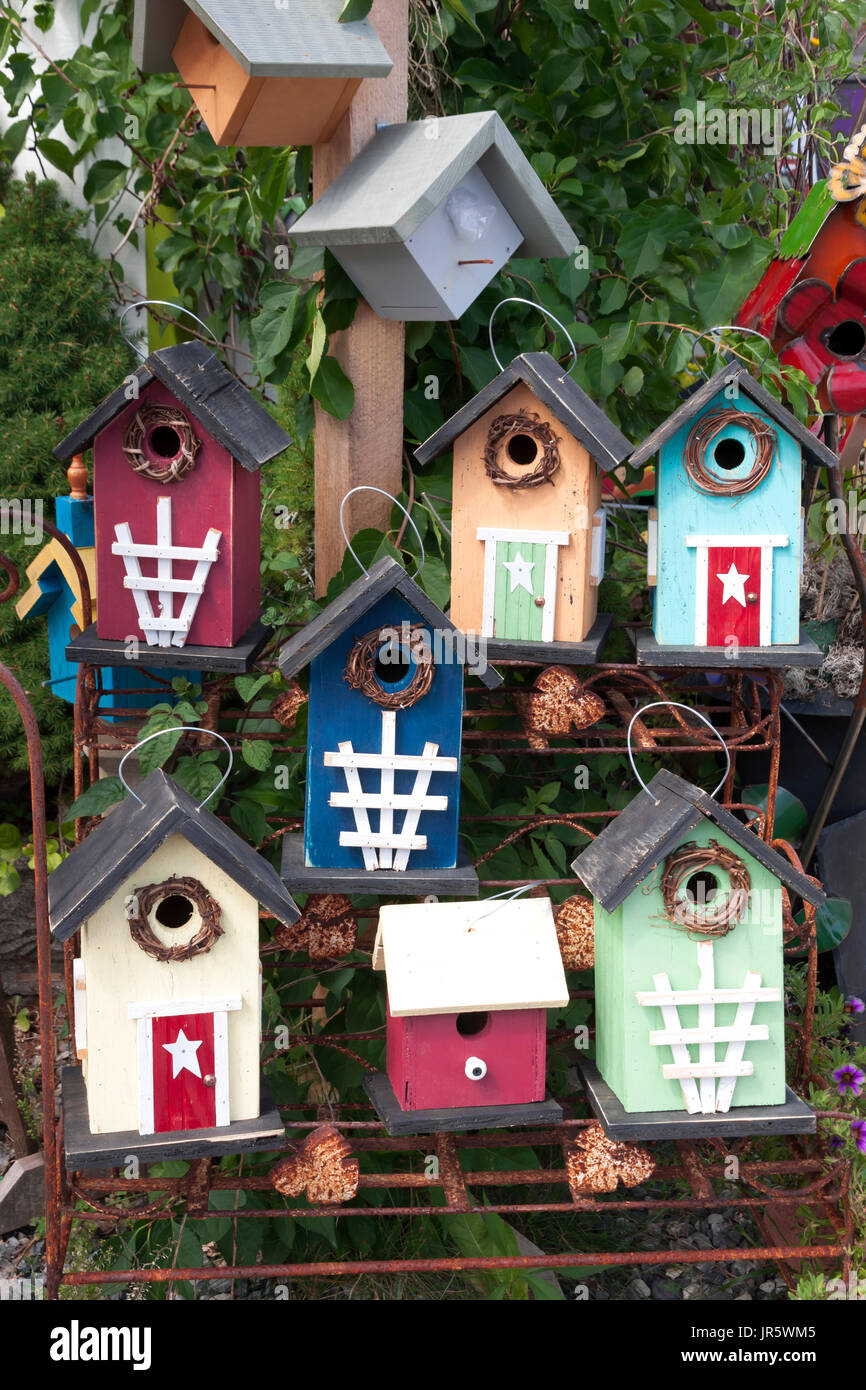 Birdhouses per le vendite a una bancarella per la strada al di fuori di Ogunquit, Maine, Stati Uniti d'America. Foto Stock