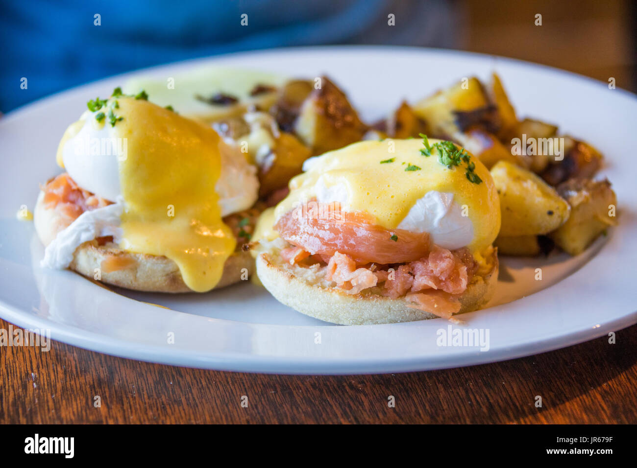 Salmone Benedetto a Wildwood Cafe, funzione giunzione, Whistler, Canada Foto Stock