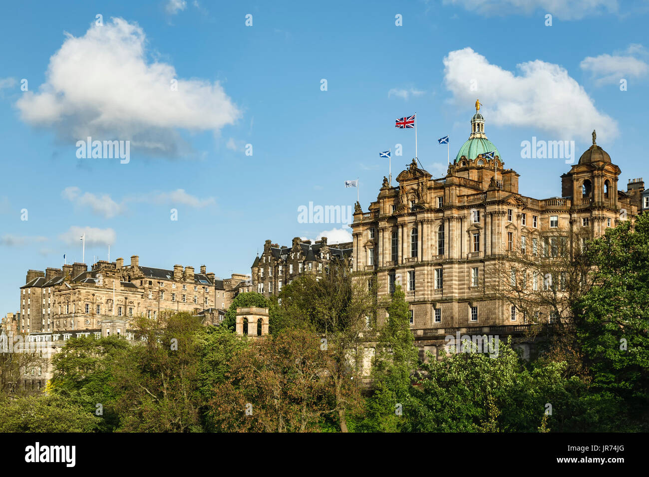 Bank of Scotland (a destra), Edimburgo, Scozia, Regno Unito Foto Stock
