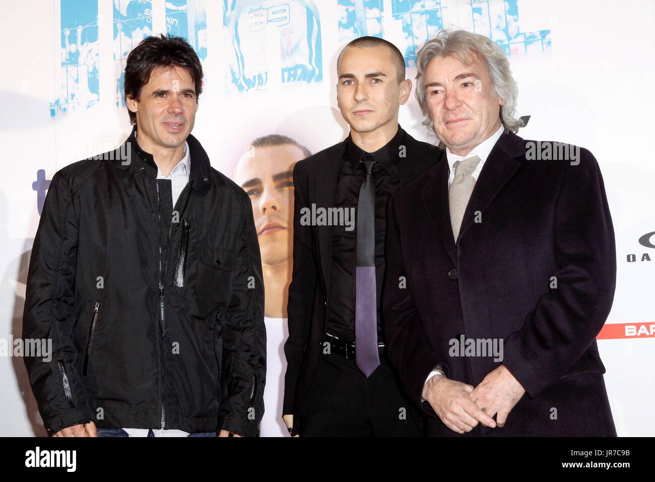 Angel Nieto motocicletta muore di scarico Archivio foto LOS PILOTOS Angel Nieto, Alex Crivillé, Jorge Lorenzo duranti LA PRESENTACION DEL DOCUMENTALE JORGE ' ' 16/12/2010 a Madrid Foto Stock