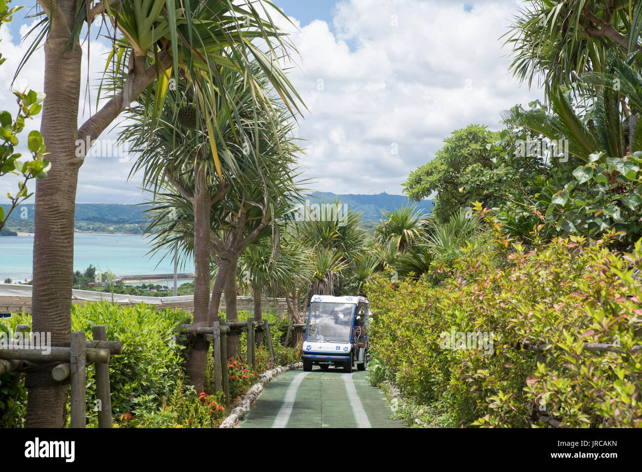 Carrelli senza macchinista a Kouri Ocean Tower, Kori Isola, Okinawa, in Giappone. Foto Stock