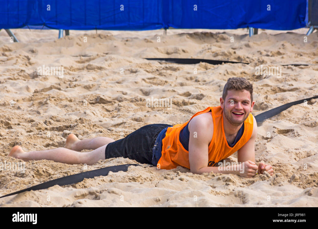 Cui Canford Cliffs, Poole, Dorset, Regno Unito. 5 Ago, 2017. British beach handball Championships avviene a cui Canford Cliffs spiaggia di oggi e di domani. Credito: Carolyn Jenkins/Alamy Live News Foto Stock