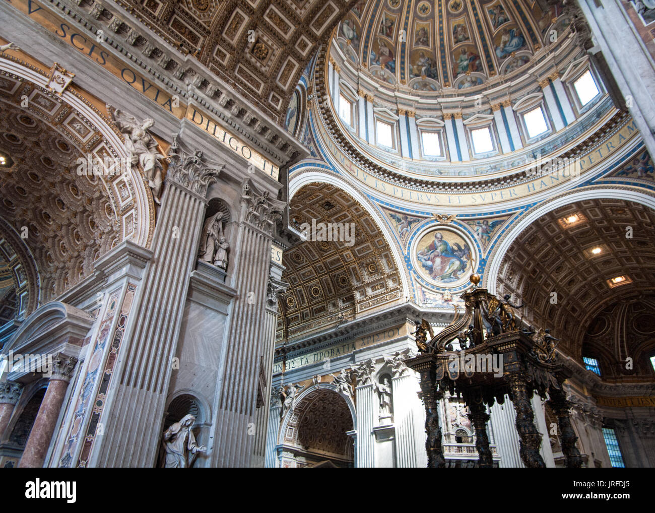 La Basilica di San Pietro dettaglio a soffitto Foto Stock