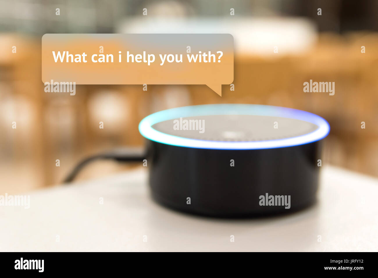 Home advisor , il riconoscimento vocale , intelligenza artificiale e dispositivo internet delle cose concetto. Foto Stock