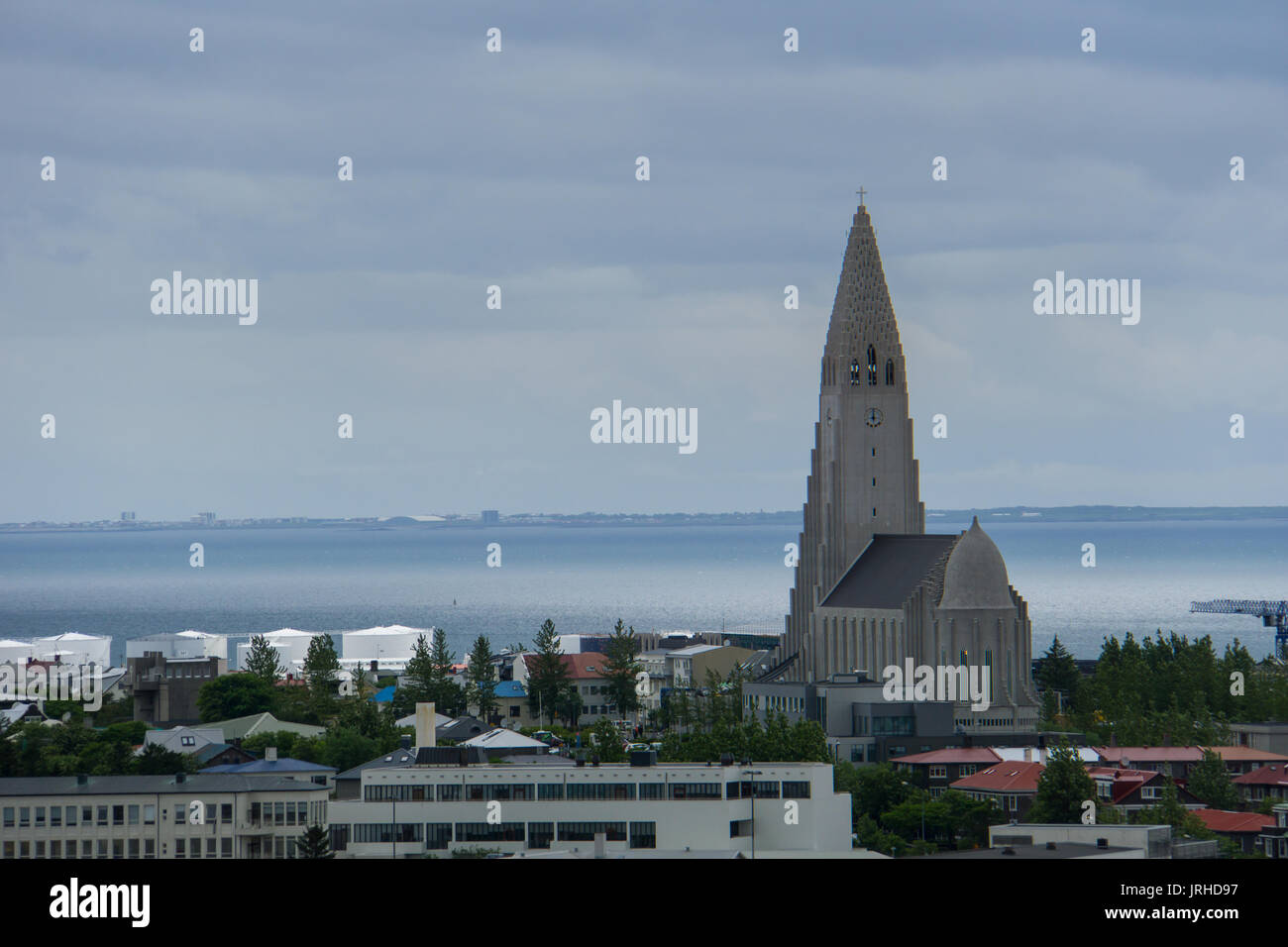 Islanda - Hallgrimskirkja chiesa nella città di Reykjavik dal di sopra Foto Stock