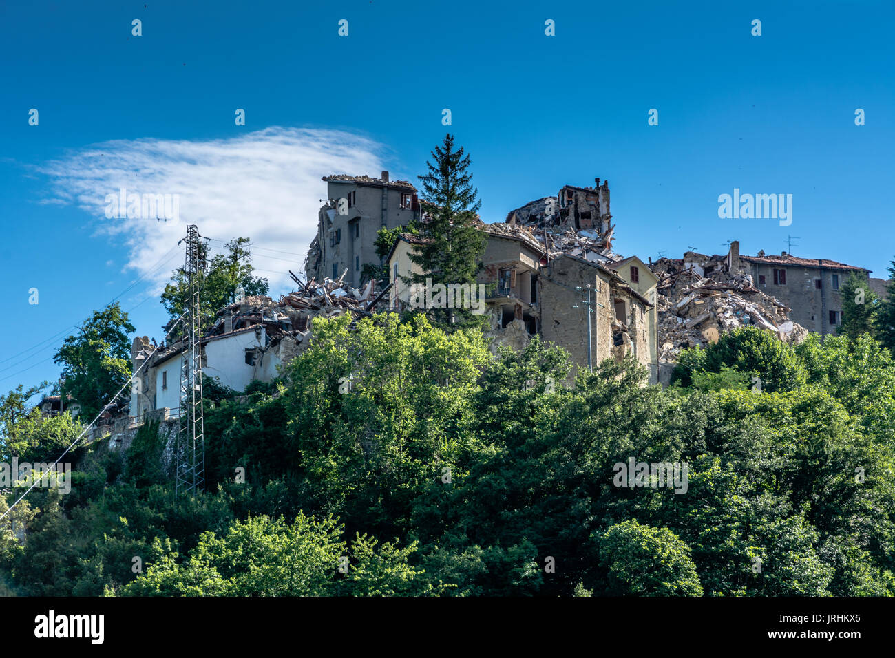 Arquata del Tronto, borgo medievale distrutto dal terremoto del mese di agosto 24, 2016 in Italia. Foto Stock