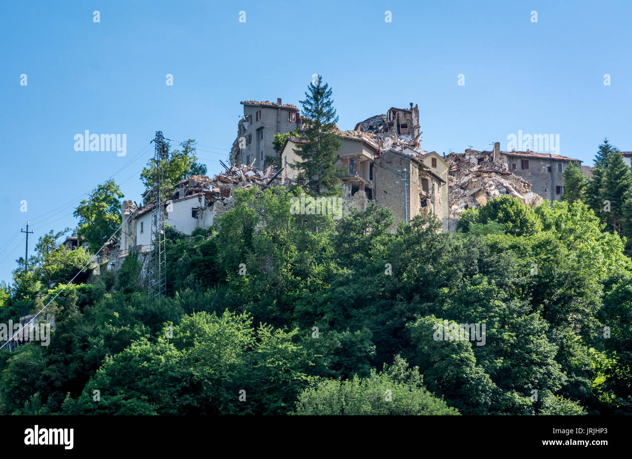 Arquata del Tronto, borgo medievale distrutto dal terremoto del mese di agosto 24, 2016 in Italia. Foto Stock