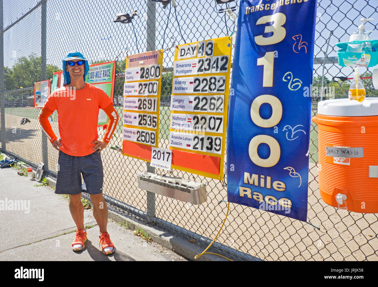Un austriaco ultramarathon runner e endurance atleta all'annuale 51 giorno 3100 miglia race nel Queens, a New York. Foto Stock